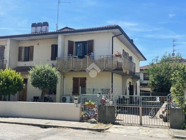 casa indipendente in vendita a Lugo
