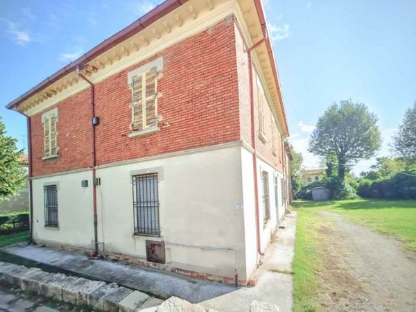 casa indipendente in vendita a Lugo in zona Voltana