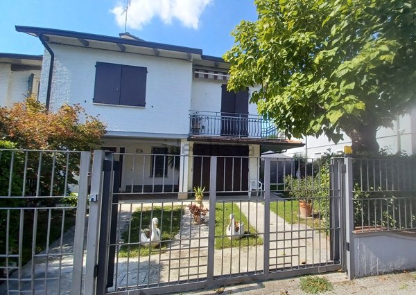 casa indipendente in vendita a Lugo