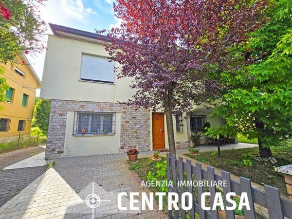 casa indipendente in vendita a Lugo