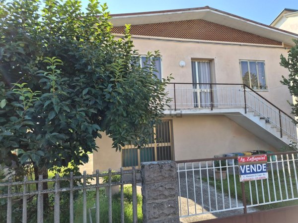 casa indipendente in vendita a Lugo