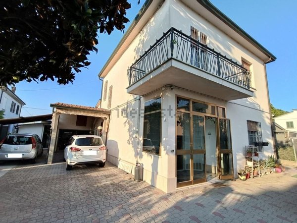 casa indipendente in vendita a Lugo in zona Ascensione