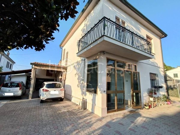 casa indipendente in vendita a Lugo in zona Ascensione