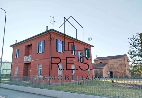 casa indipendente in vendita a Lugo in zona Voltana