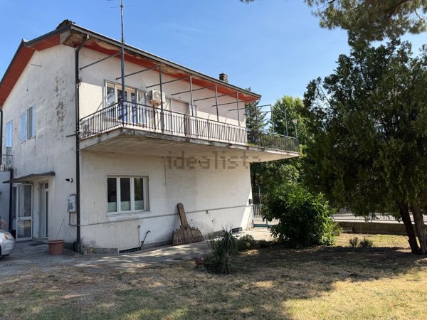 casa indipendente in vendita a Lugo