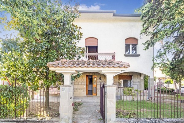 casa indipendente in vendita a Lugo