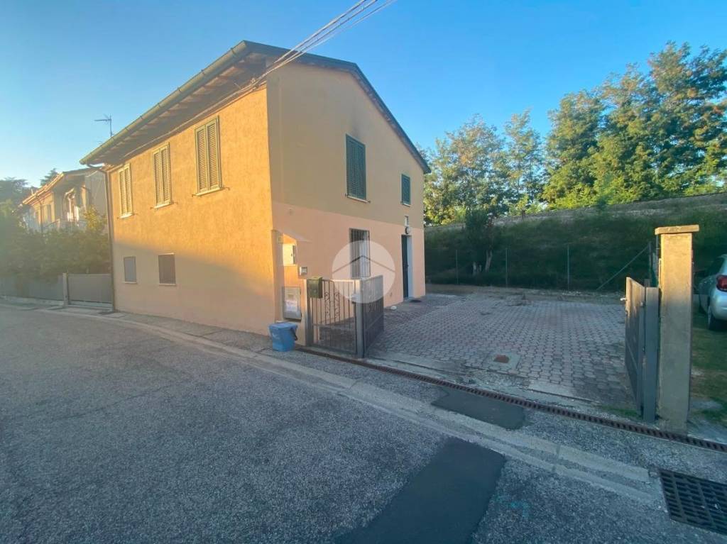 casa indipendente in vendita a Lugo