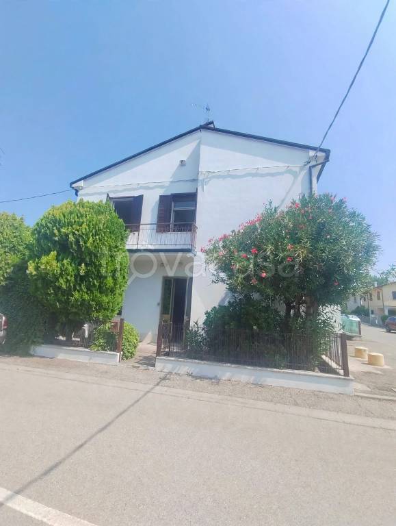 casa indipendente in vendita a Lugo