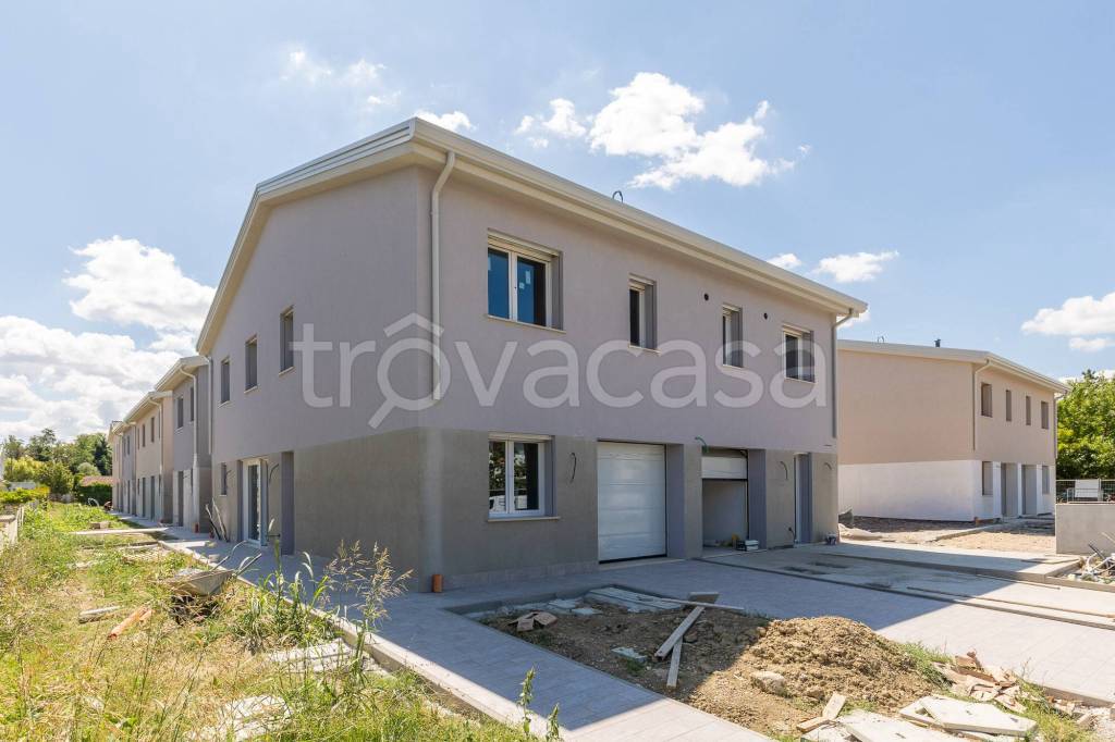 casa indipendente in vendita a Lugo