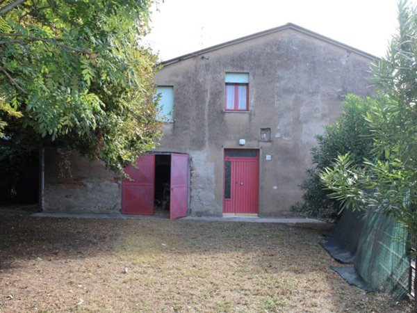 casa indipendente in vendita a Lugo