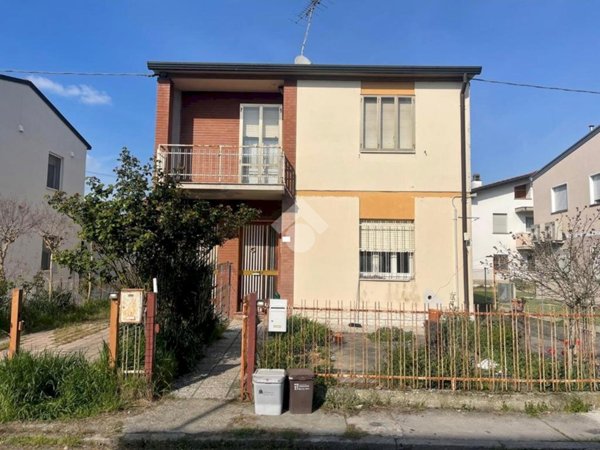 casa indipendente in vendita a Lugo