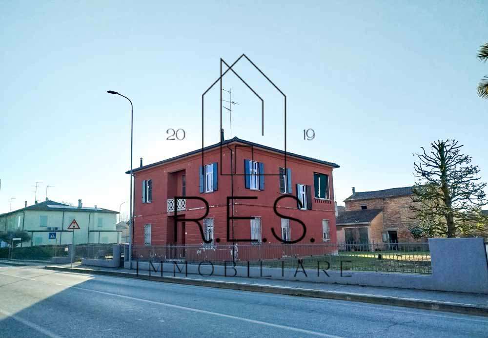 casa indipendente in vendita a Lugo