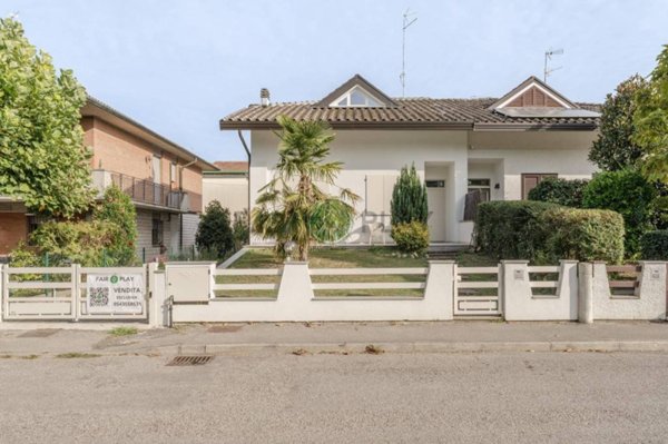 casa indipendente in vendita a Lugo