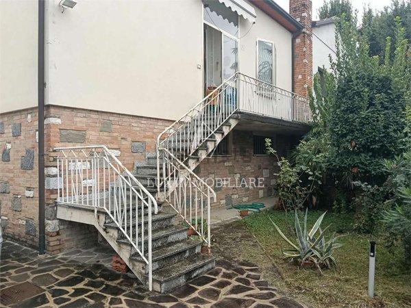 casa indipendente in vendita a Lugo