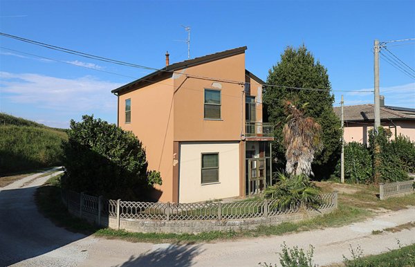 casa indipendente in vendita a Lugo in zona Voltana
