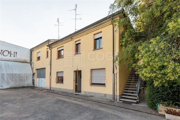 casa indipendente in vendita a Lugo