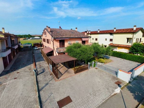 casa indipendente in vendita a Massa Lombarda