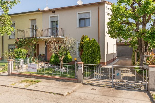 casa indipendente in vendita a Massa Lombarda