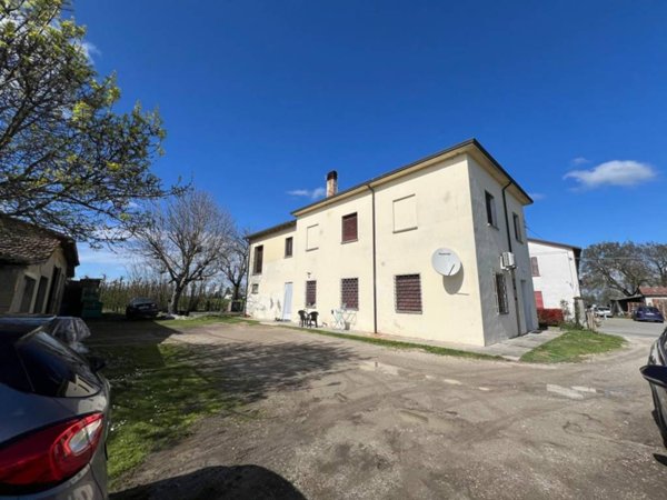 casa indipendente in vendita a Massa Lombarda