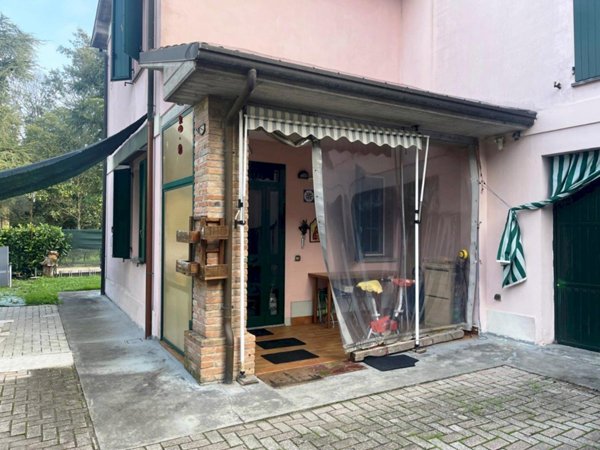 casa indipendente in vendita a Massa Lombarda
