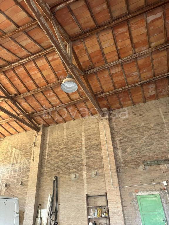 locale commerciale in vendita a Massa Lombarda