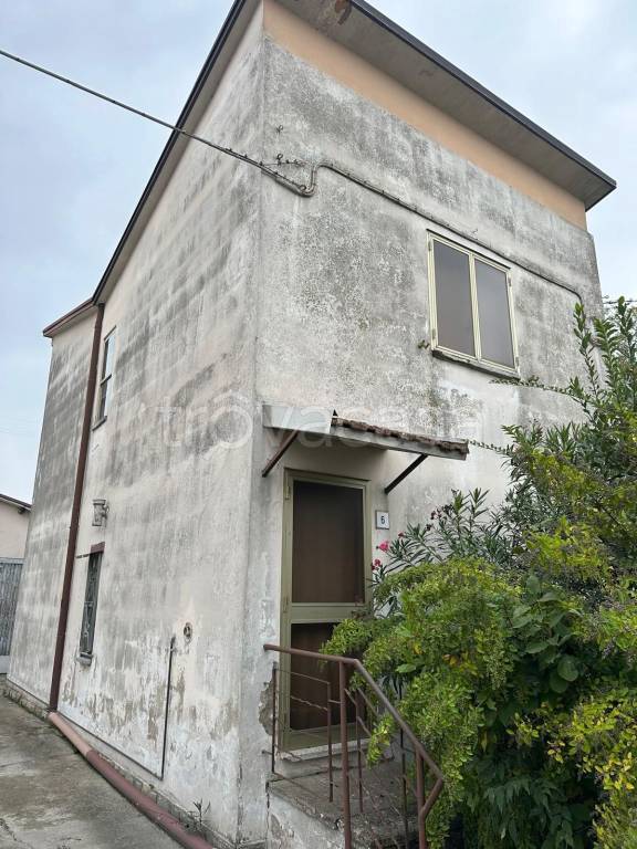 casa indipendente in vendita a Massa Lombarda