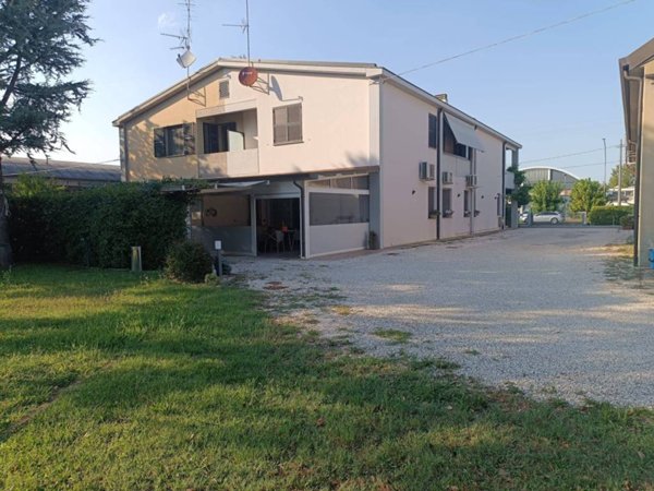 casa indipendente in vendita a Massa Lombarda