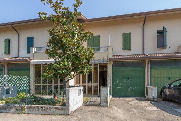casa indipendente in vendita a Massa Lombarda