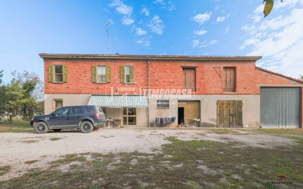 casa indipendente in vendita a Massa Lombarda in zona Zeppa