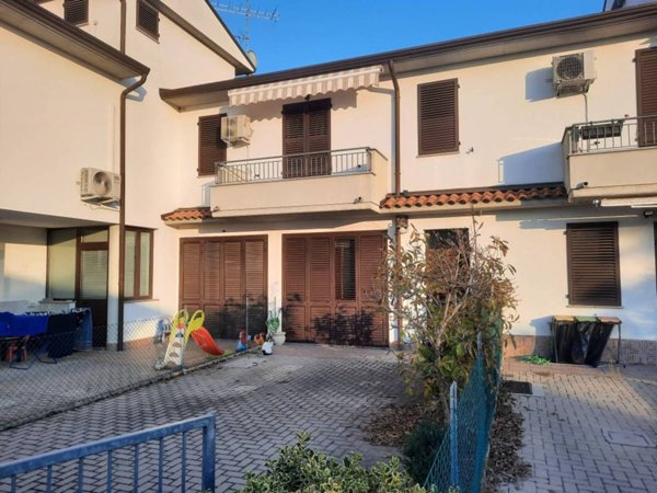 casa indipendente in vendita a Massa Lombarda