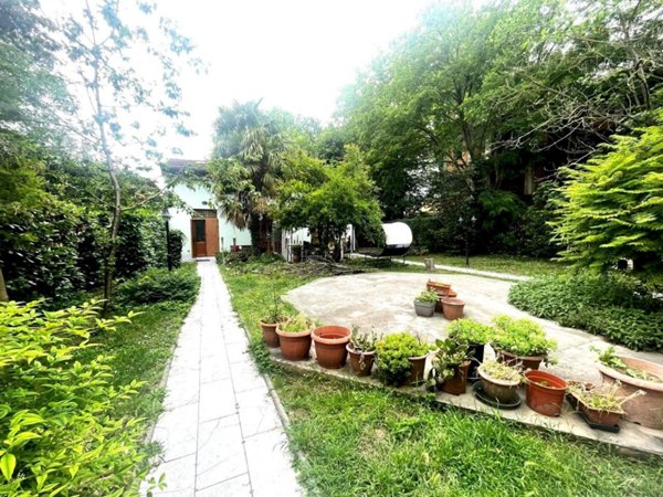 casa indipendente in vendita a Massa Lombarda