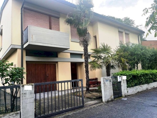 casa indipendente in vendita a Massa Lombarda