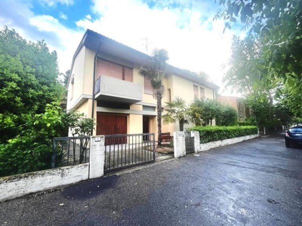 casa indipendente in vendita a Massa Lombarda