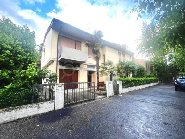 casa indipendente in vendita a Massa Lombarda