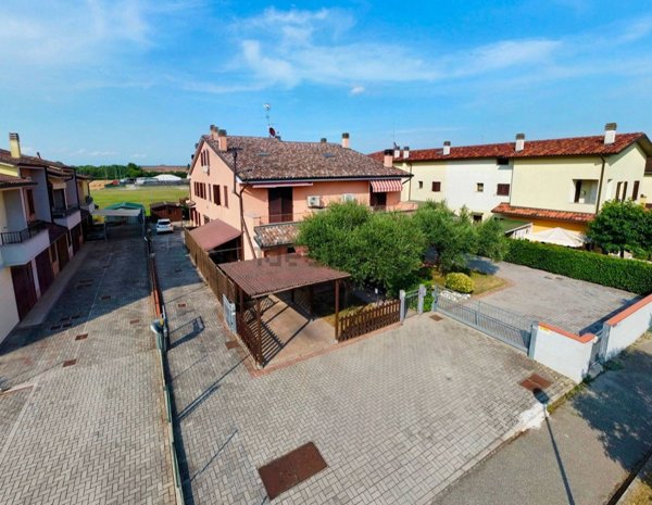 casa semindipendente in vendita a Massa Lombarda