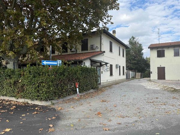casa indipendente in vendita a Massa Lombarda in zona Villa Serraglio