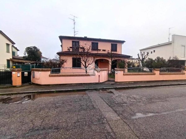 casa indipendente in vendita a Massa Lombarda