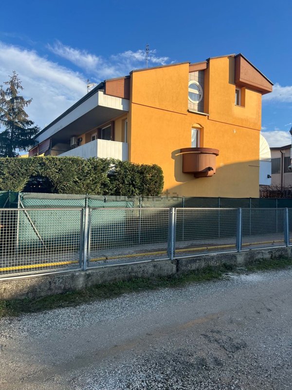 casa indipendente in vendita a Massa Lombarda
