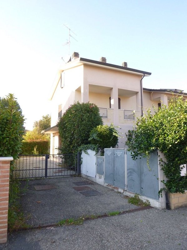 casa indipendente in vendita a Massa Lombarda