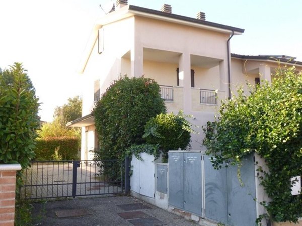 casa indipendente in vendita a Massa Lombarda