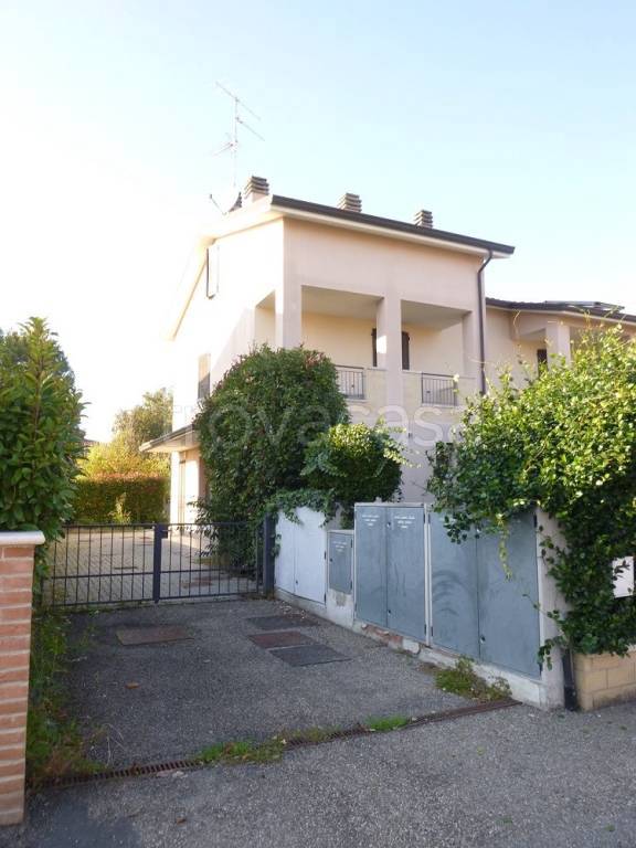 casa indipendente in vendita a Massa Lombarda