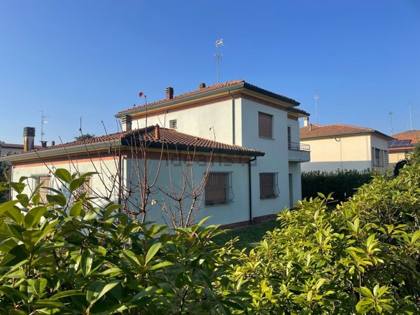 casa indipendente in vendita a Massa Lombarda