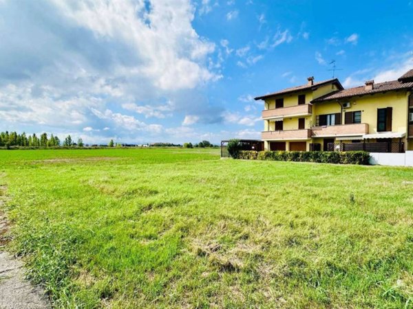 terreno edificabile in vendita a Massa Lombarda