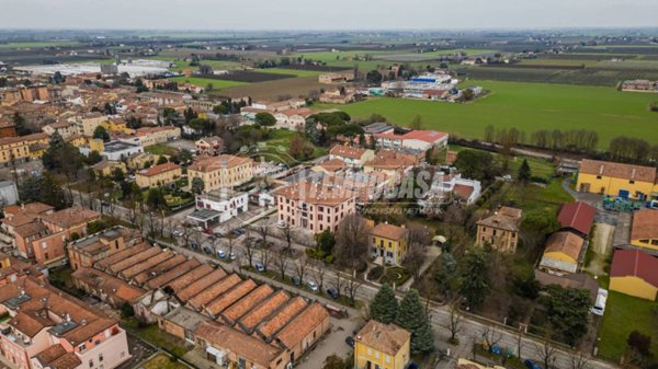 negozio in vendita a Massa Lombarda