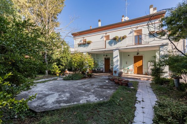 casa indipendente in vendita a Massa Lombarda