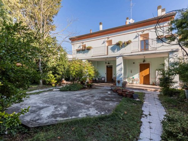 casa indipendente in vendita a Massa Lombarda