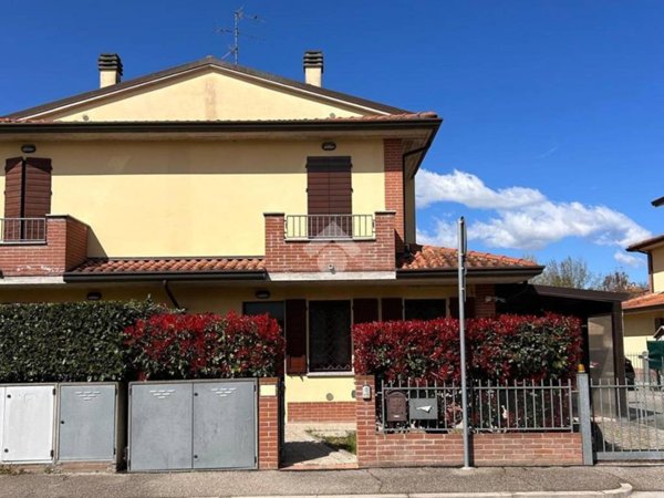 casa indipendente in vendita a Massa Lombarda