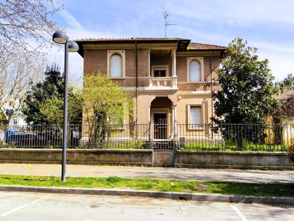 casa indipendente in vendita a Massa Lombarda