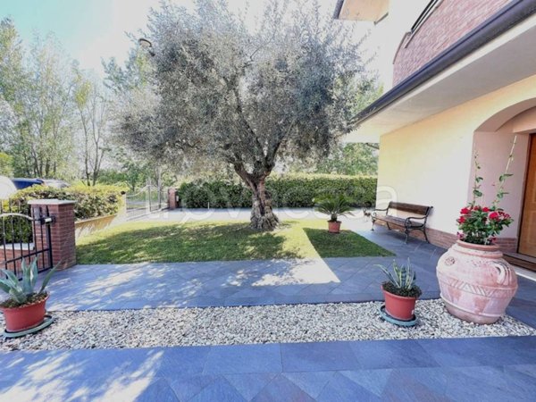 casa indipendente in vendita a Massa Lombarda