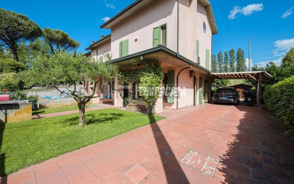 casa indipendente in vendita a Massa Lombarda